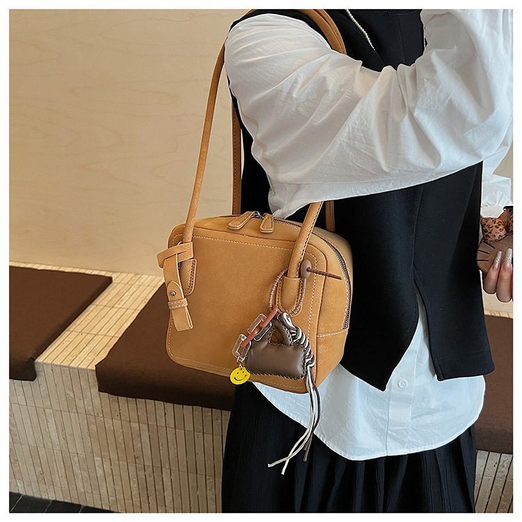 2025 new collection Retro Style Women's Shoulder Bag Women's Armpit Bag New Suede Leather Handbag Small Square Bag 2025 Autumn New Designer 