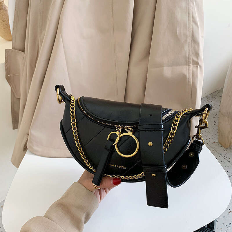 Leather Fanny Pack for Women: Stylish Chain Fashion Zipper Banana Crossbody Bum Bag, 2024 dh5727163