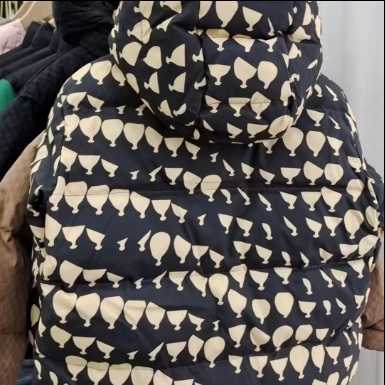 Down Coat Winter children's hooded down jacket with white duck down for warmth, baby winter wear, short coat for babies, windproof and dirt-resis