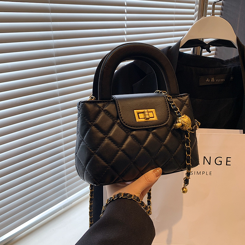 2025 New Chic Niche Top Handle Square Bag Quilted Leather Luxury Shoulder Crossbody Bag Versatile