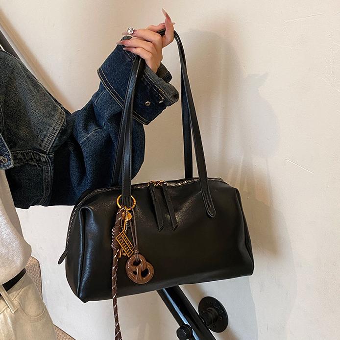 hot Free shipping designer Shoulder Bags For womans bag handbag Fashionable casual flap Chain armpit bag women crossbody bag