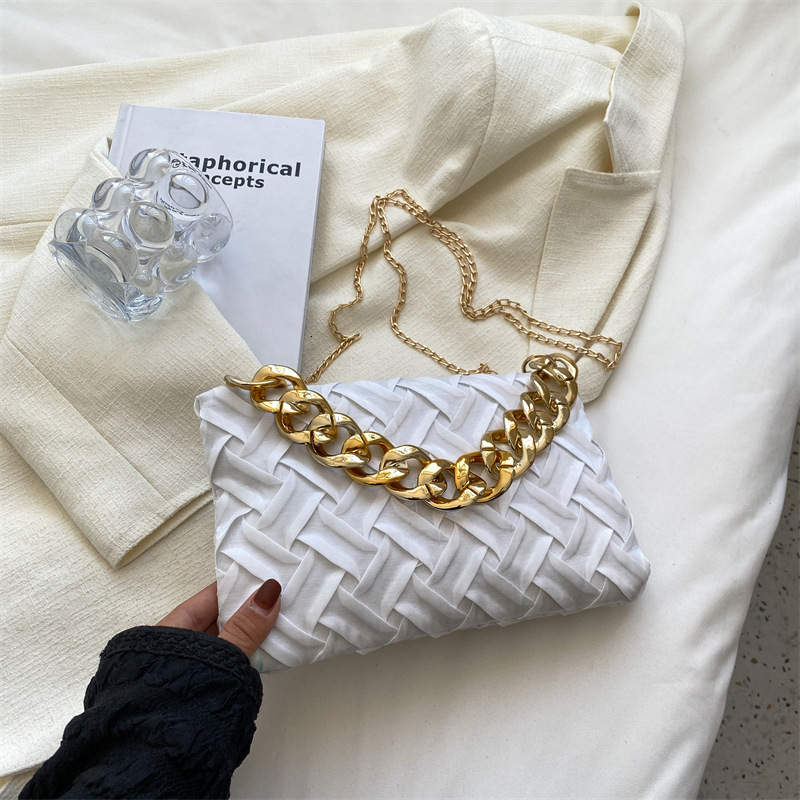 Luxury Brand Designer Bag 2022 New Simple Chain Shoulder Bag Solid Color Fashion Pleated Bubble Retro Casual Texture Crossbody Small Square Bag