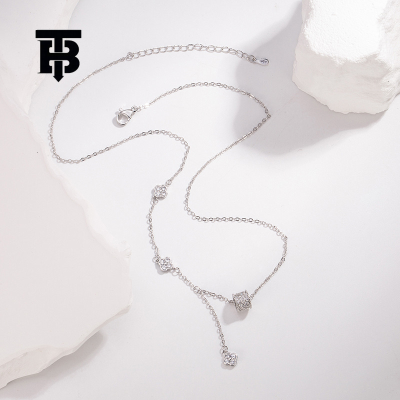 TB BHULAMTE Free Shipping New Designer Accessory Women's Small Waist Clover Necklace Simple Neck Chain Design Niche Collarbone Chain