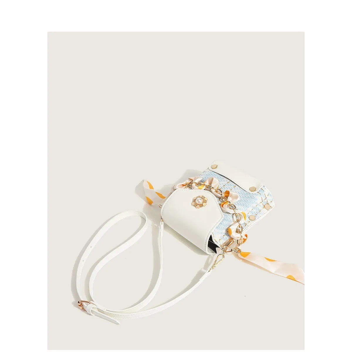 2025 new collection Women's Shoulder Bag Fashion Chain French Elegant Style Mini Phone Autumn New Designer Crossbody
