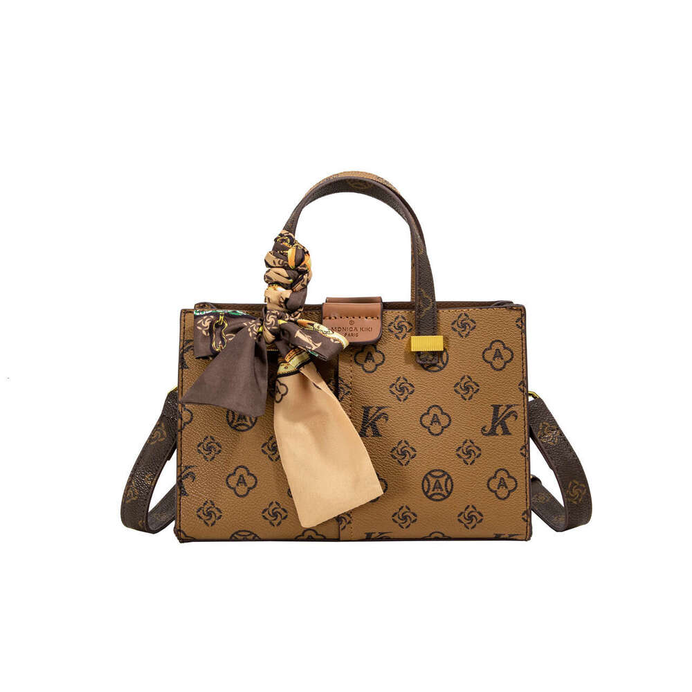 Presbyopic Monica Qiqi Application Handheld Large Capacity Tote Handbag For Women 2025 New Trendy Versatile Commuting