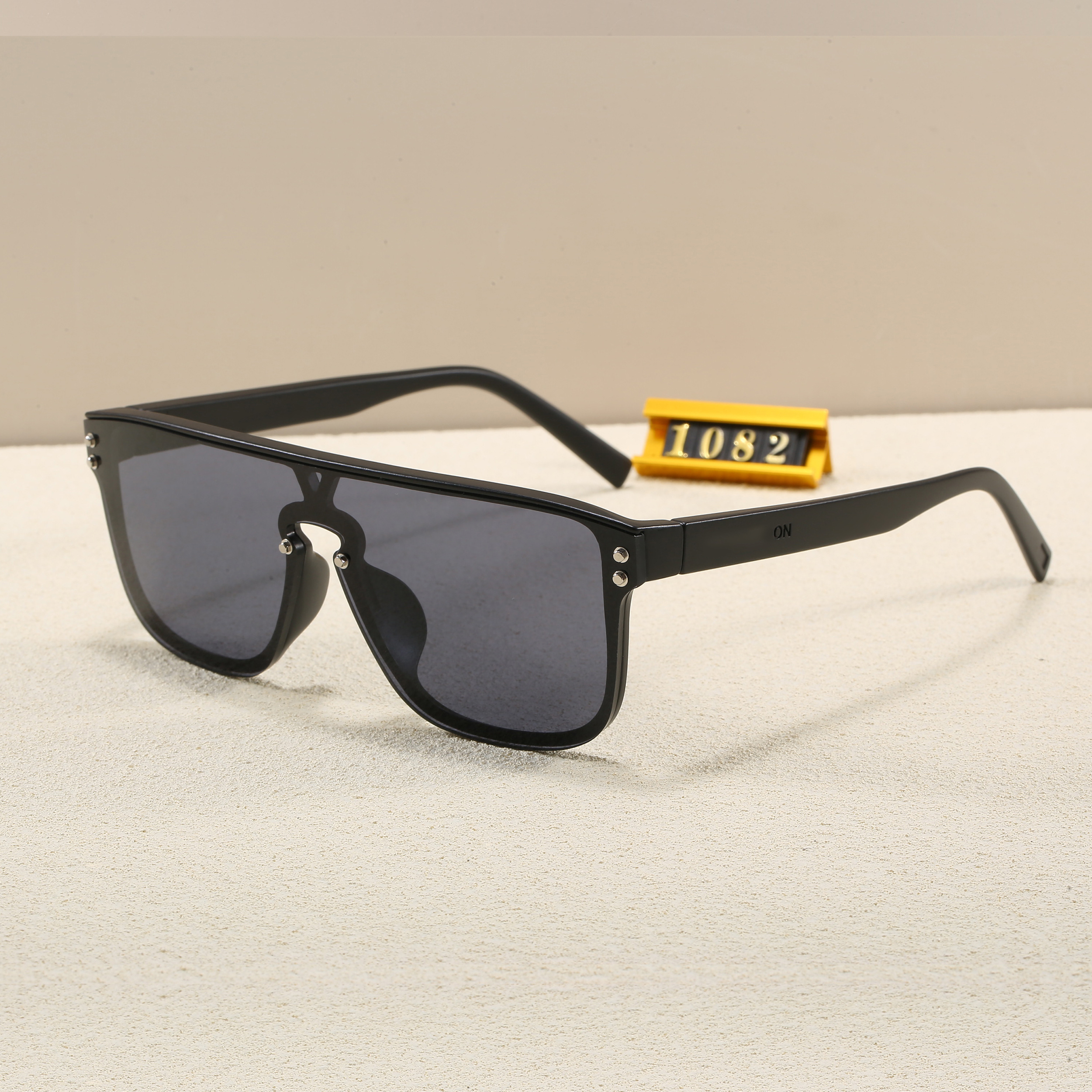 Luxury Designer rotundity sunglasses for women men fashion Goggle Sun protection for driving Beach shading UV protection polarized glasses gift with box