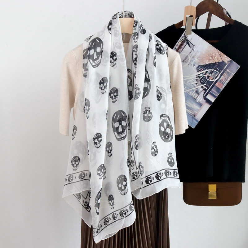 Wind silk scarves classic multicolor skull large square scarves silk mulberry silk scarves silk scarves L250904 1QG4Z