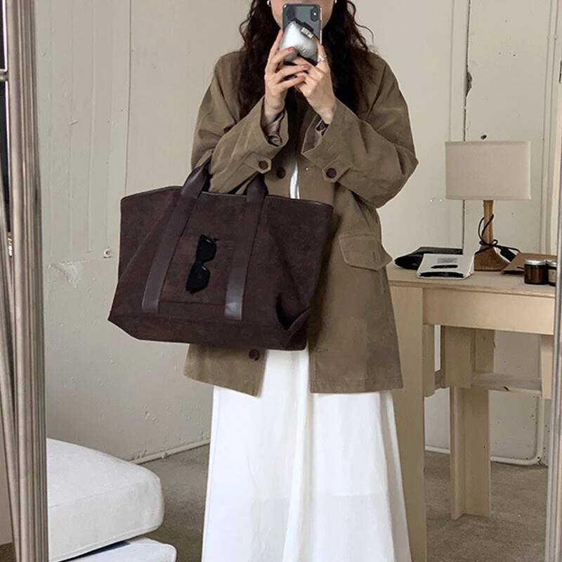 2025 new collection Vintage Suede Large Capacity Handbag, Simple And Niche Casual Women's Shoulder Bag, Autumn New Designer Bag, Outdoor Play Bag