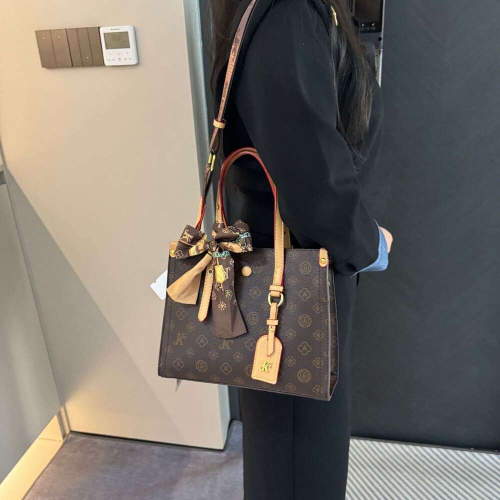 Women's Monica Qiqi Handheld Silk Scarf Monogram Large Capacity Tote 2024 New Single Shoulder Crossbody Bag