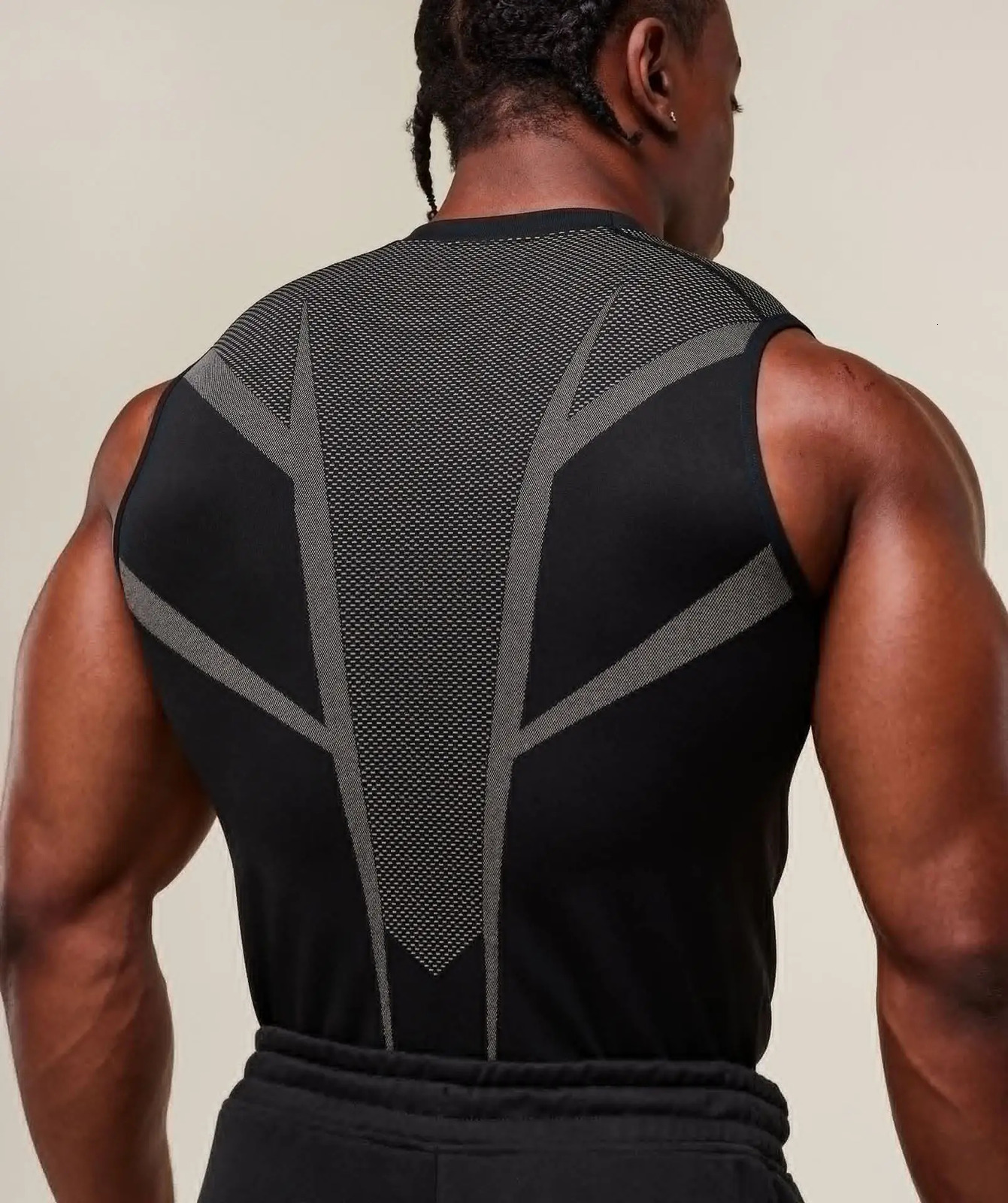 Mens Tight vest sports summer quickdrying breathable seamless fitness running training stretch tight top man sleeveless 250909