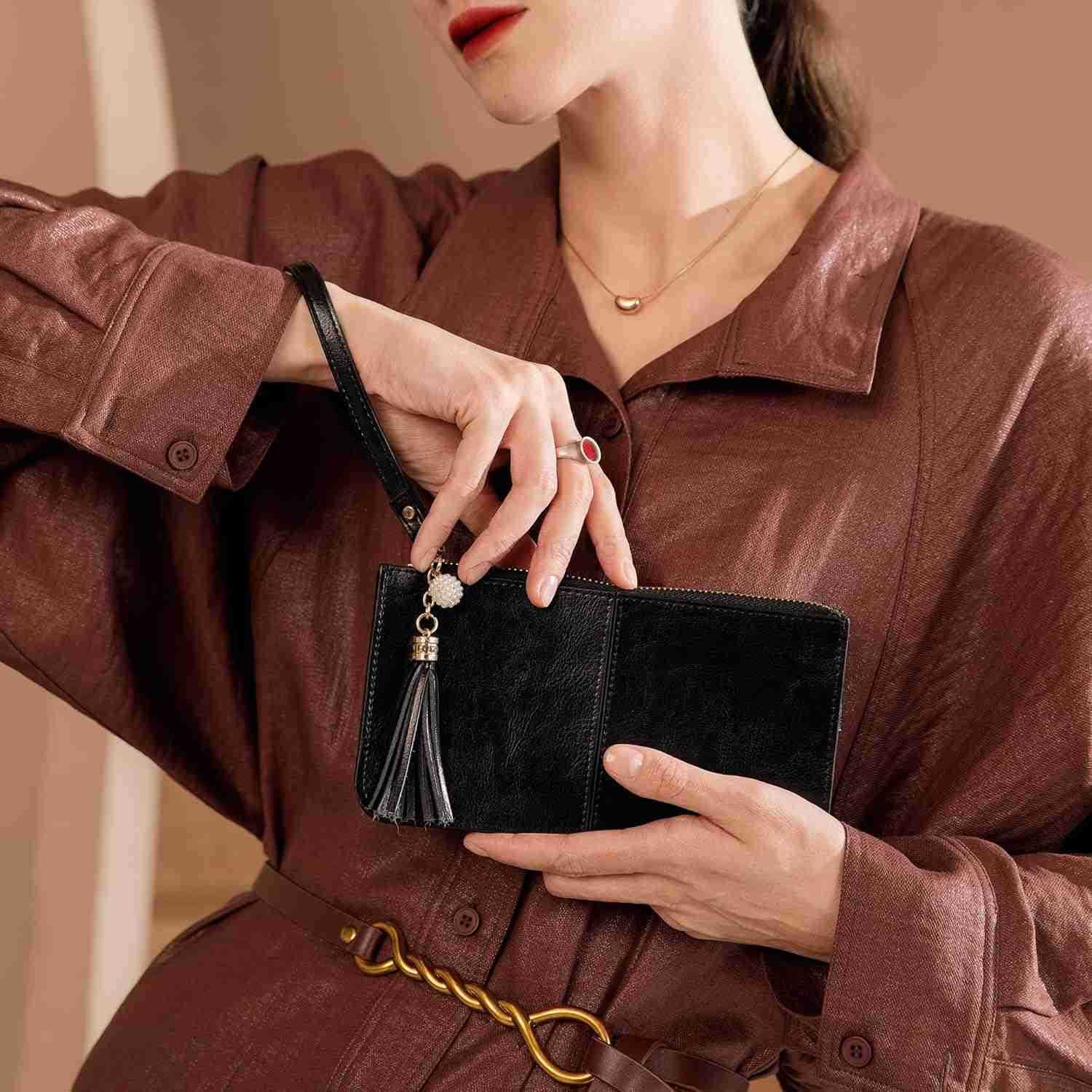Genuine Leather Wristlet Clutch for Women UltraSlim Ladies Credit Card Holder Wallet Purses with RFID Protection Z25909
