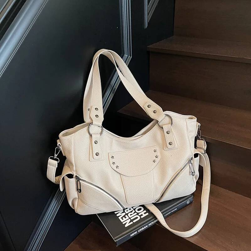 2025 new collection Decorative Star Studded Retro Style Spicy Girl Handbag Fashionable Commuting Women's Shoulder Bag Autumn New Designer Short D