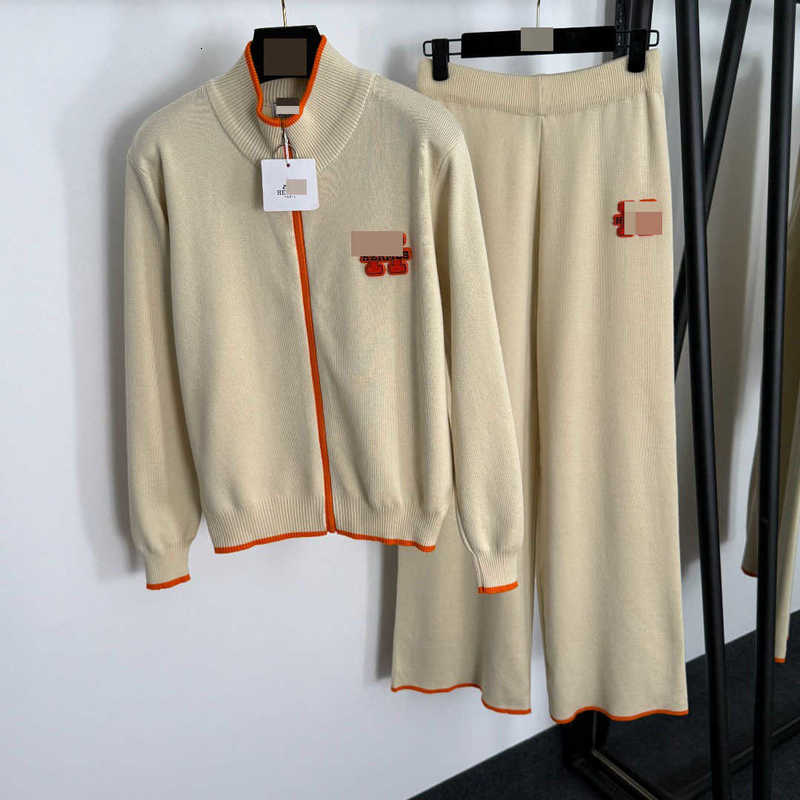 Womens Tracksuits Designer Knitted Set Flocked Letter Decoration Stand Collar Long Sleeve Knitted Cardigan Zipper Jacket High Waist Wide Leg Long Pants for Women DB