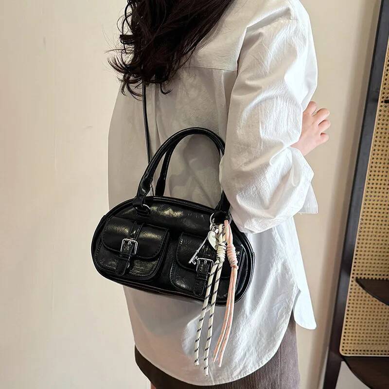 2025 Multi Pocket Handbag Fashion Autumn New Designer Bag Solid Color Simple Style Women's Shoulder design Bag Outdoor Play Travel Bag