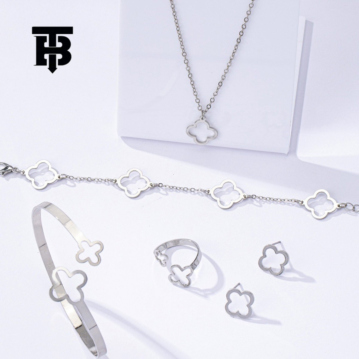 TB BHULAMTE Free Shipping New Designer Accessories European And American Fashion Lucky Four-leaf Clover Bracelet-necklace-earrings-chain Bracelet And 