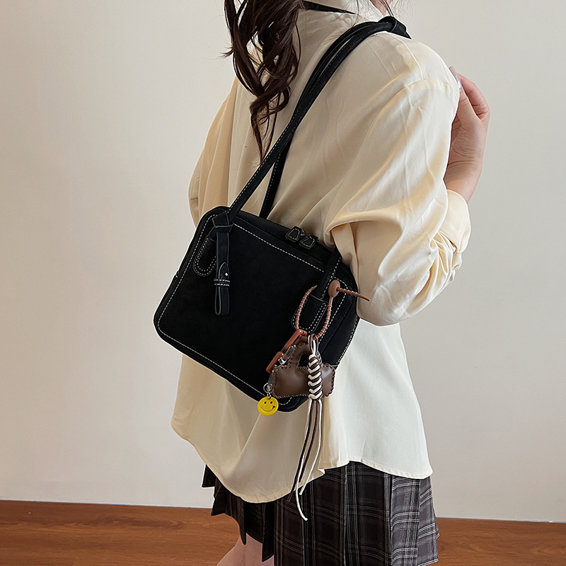 2025 new collection Retro Style Women's Shoulder Bag Women's Armpit Bag New Suede Leather Handbag Small Square Bag 2025 Autumn New Designer 