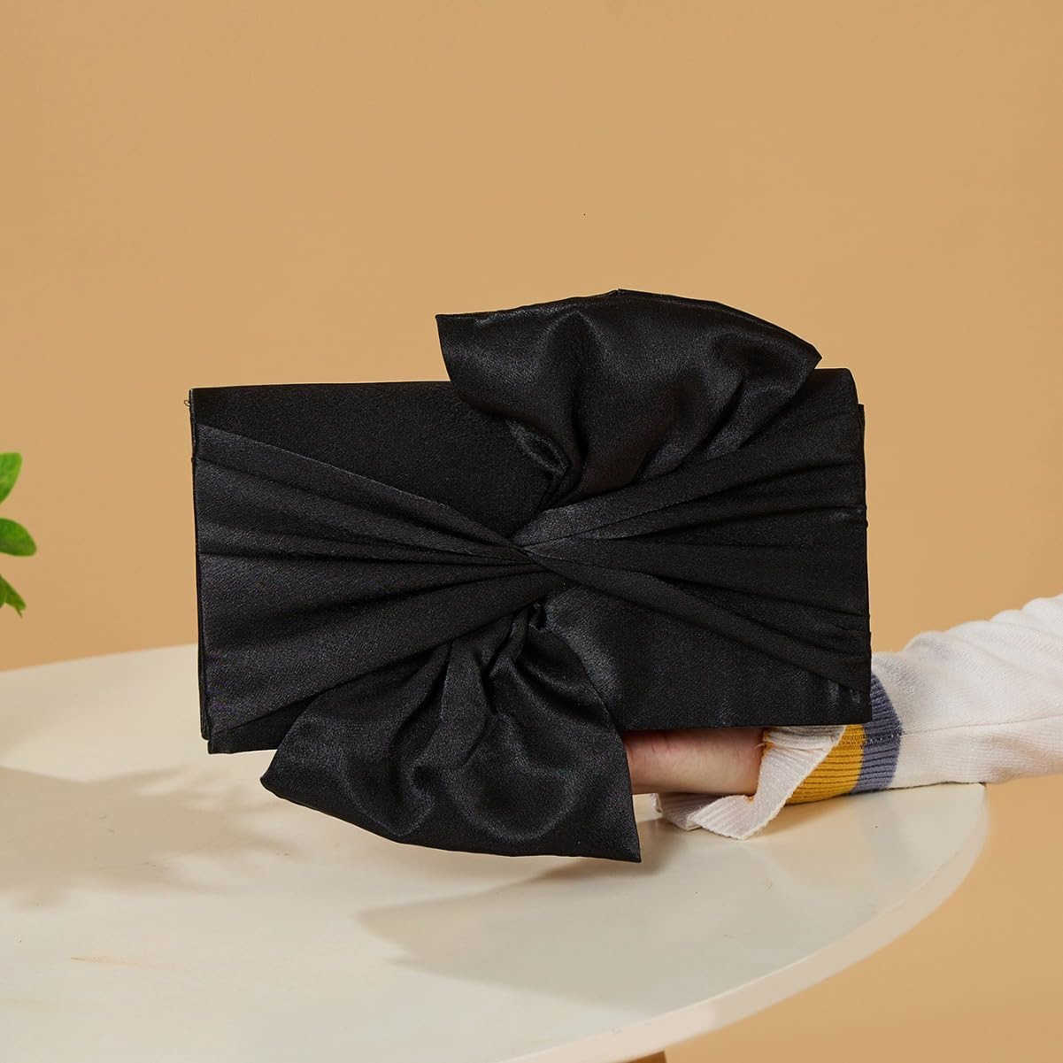 Womens Clutch BagPleated Satin Handbag Lady Pleated Bow Purse Evening Bag with Chain for Wedding Prom Formal Party Z25909