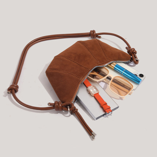 Retro matte dumpling bag popular women's crossbody bag commuting horn bag autumn new women's shoulder design bag designer bag