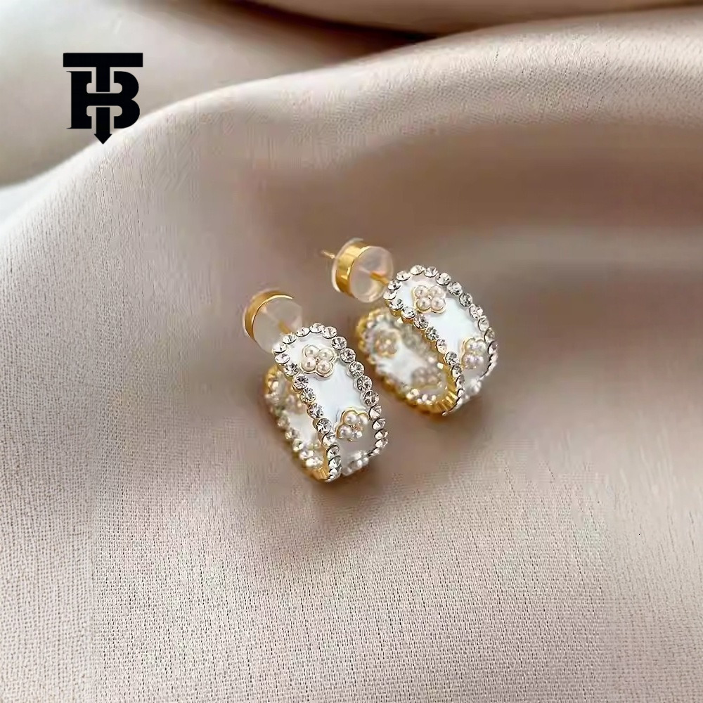 TB BHULAMTE Free Shipping New Designer Accessories French Elegant Pearl Earrings Set With Zircon Earrings Light Luxury Charm Womens Earrings