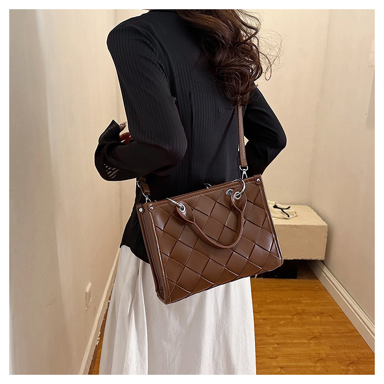 Luxury Brand Designer Bag 2024 New Fashion Handwoven Handbag Women Tote Bag Commuter Trendy Versatile Shoulder Crossbody Bag