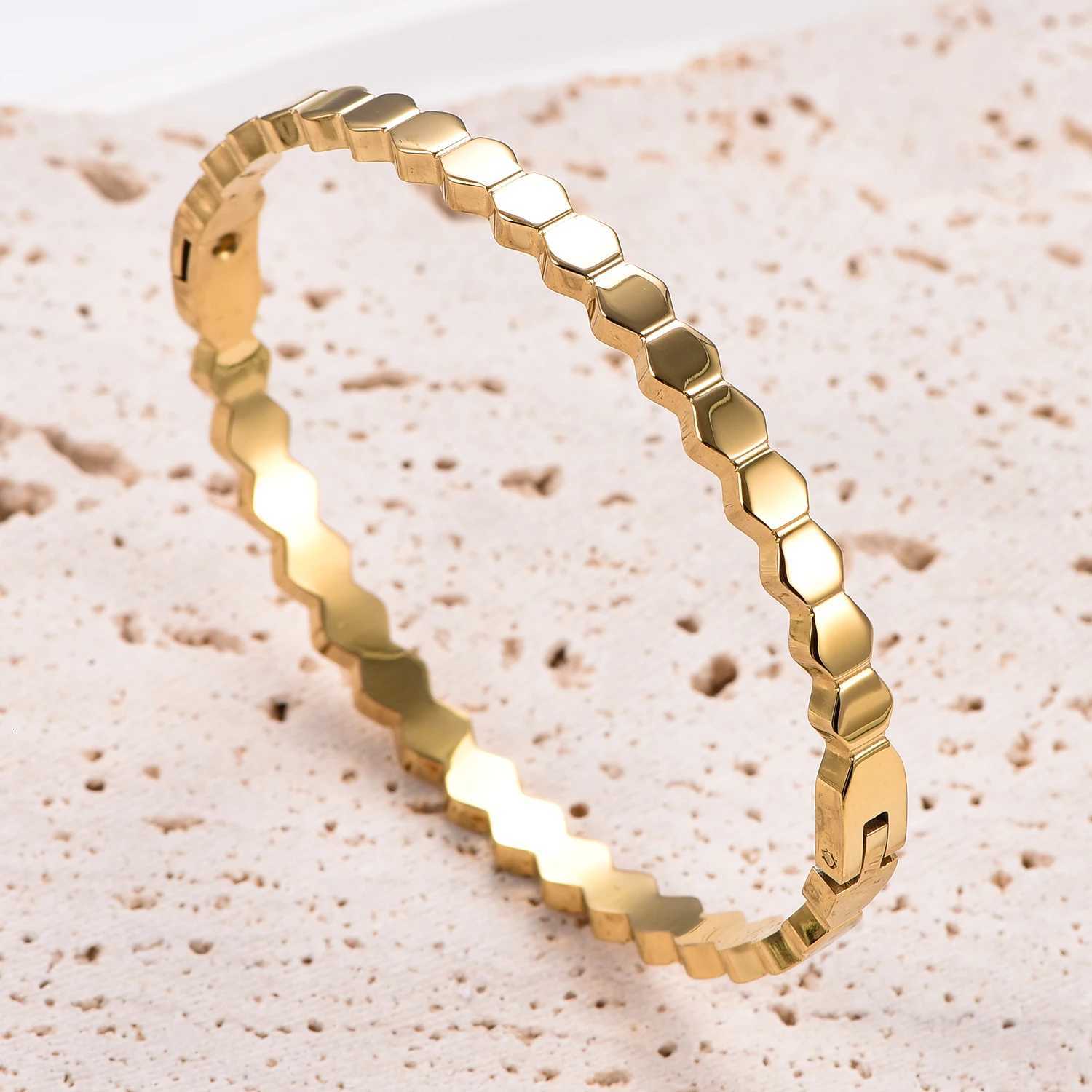 For Bracelets No Cuff fade Bangles Stainless Women Fashion Steel Zirconia Fashion Jewelry Charm Jewelry Accessories S25011 dsww