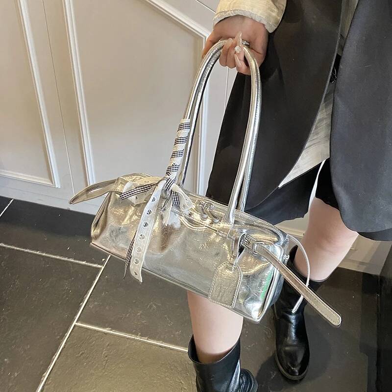 Handbag Y2K Spicy Girl design Women's Shoulder Bag Shiny Silver PU Leather Lace Handbag Autumn New Minimalist Style Designer Bag