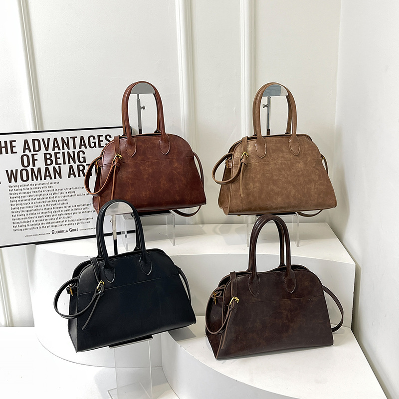 Designer bag free shipping hot Light luxury outdoor casual flap bag versatile classic fashion vintage high-capacity shoulder bag for woman