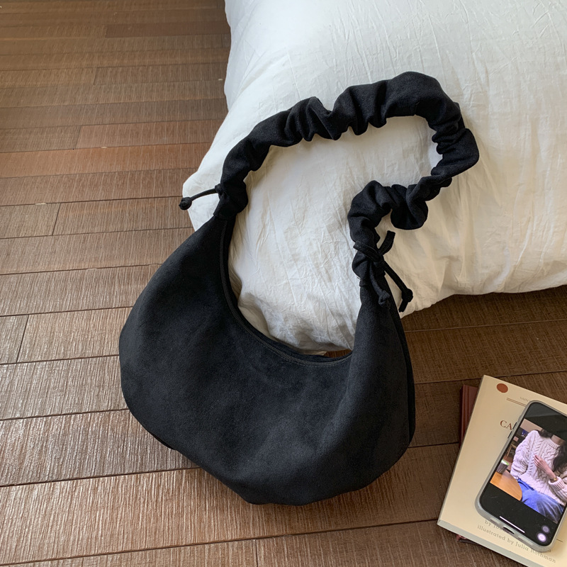 2025 new collection Women's Shoulder Bag Niche Retro Armpit Bag Velvet Wrinkled Drawstring Cloud Bag Women's Crossbody Bag Dumpling Bag Autu