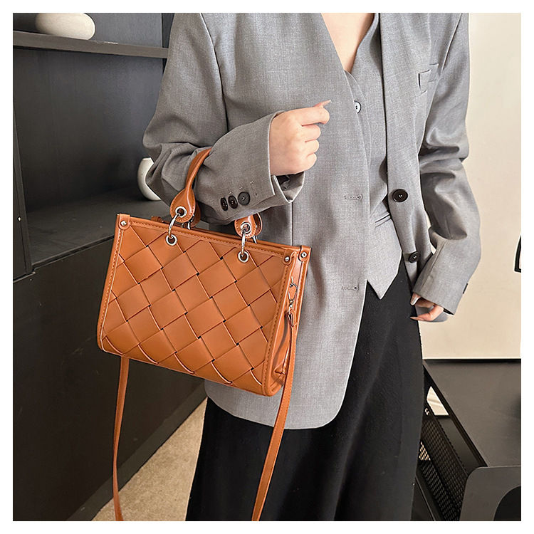 Luxury Brand Designer Bag 2024 New Fashion Handwoven Handbag Women Tote Bag Commuter Trendy Versatile Shoulder Crossbody Bag