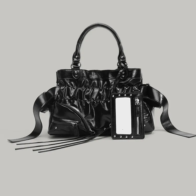 2025 new collection Large Capacity Retro Style Handbag Solid Color Y2K Spicy Girl Women's Shoulder Bag Autumn New Style Pleated Rivet Designer Ba