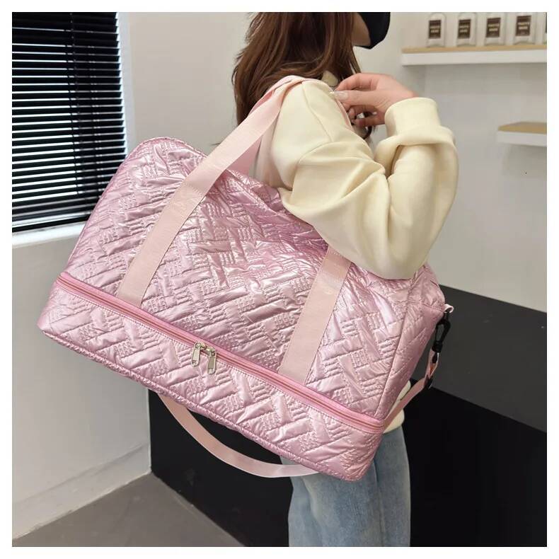 2025 new collection Shining Lightweight Luggage Large Capacity Travel Luggage Fitness Bag Autumn New Designer Handbag Shoulder Bag Sports Bag Women�