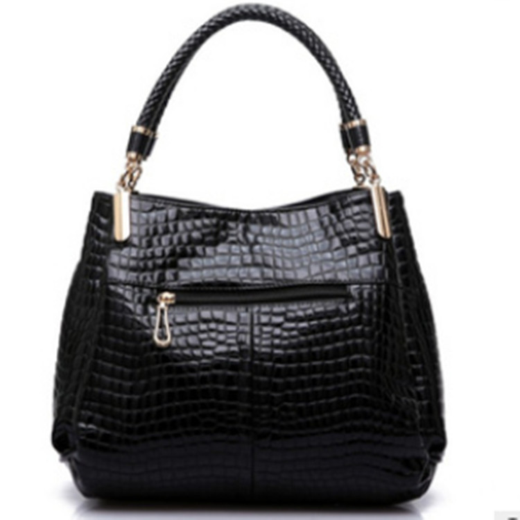 Designer's mature European and American style handbag, women's crocodile pattern stone pattern underarm bag, women's fashionable light 