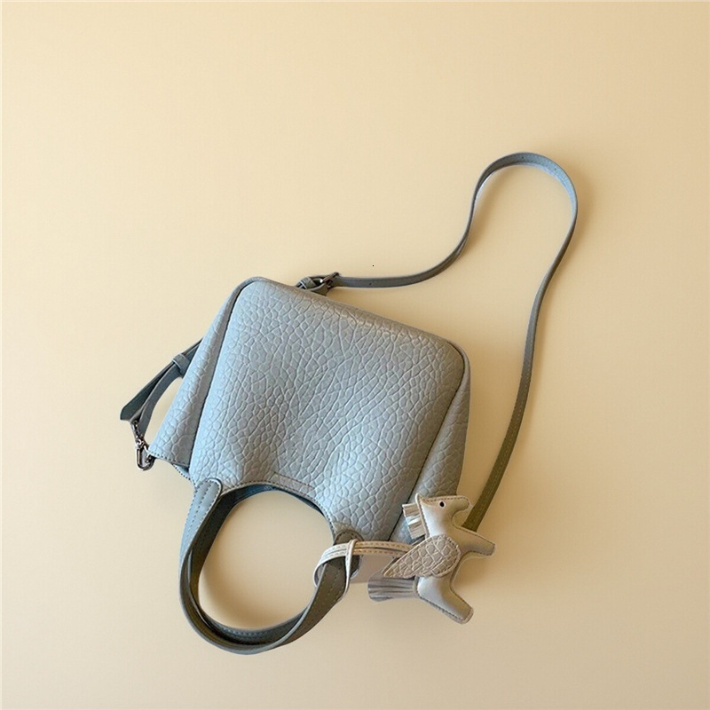 2025 new collection Handbag New Women's Shoulder Bag Blue Niche Texture Commuting Handbag Women's Crossbody Bag 2025 Autumn New Designer Bag