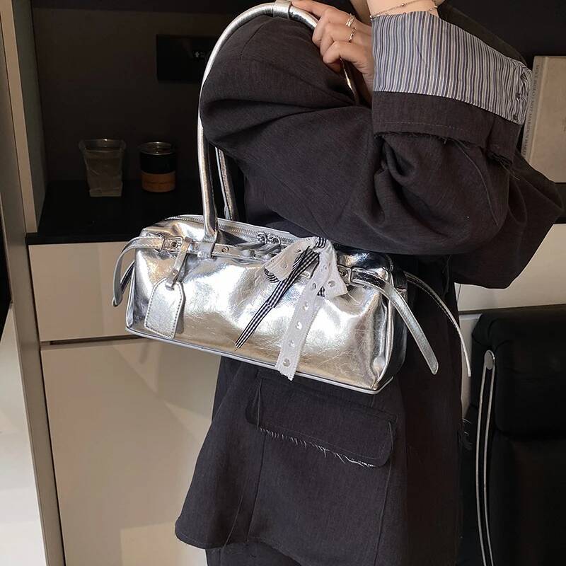 Handbag Y2K Spicy Girl design Women's Shoulder Bag Shiny Silver PU Leather Lace Handbag Autumn New Minimalist Style Designer Bag