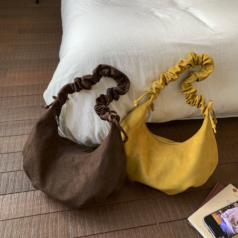 2025 new collection Women's Shoulder Bag Niche Retro Armpit Bag Velvet Wrinkled Drawstring Cloud Bag Women's Crossbody Bag Dumpling Bag Autu