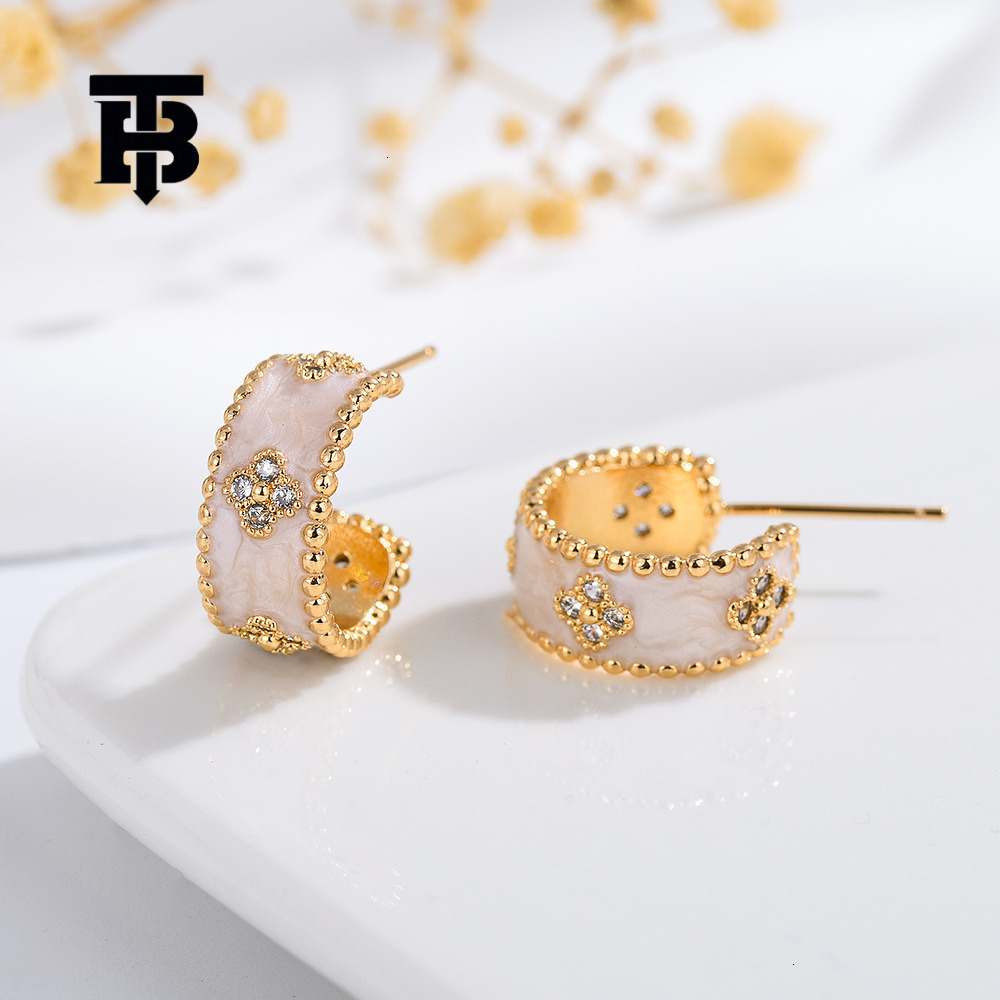 TB BHULAMTE Free Shipping New Designer Accessories Wide Edition Diamond Inlaid Pearl Edge Four Leaf Flower Womens Earrings Elegant Earrings