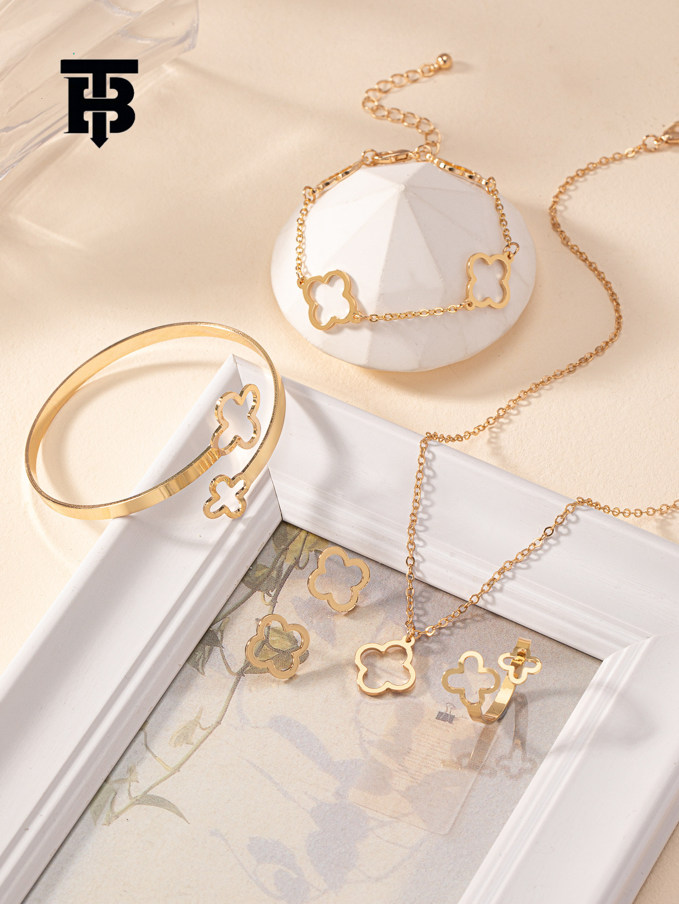 TB BHULAMTE Free Shipping New Designer Accessories European And American Fashion Lucky Four-leaf Clover Bracelet-necklace-earrings-chain Bracelet And 