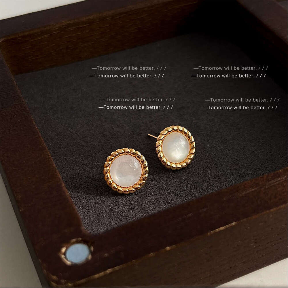 Minimalist Round Natural Shell Simple Small Fashion Versatile High-end Earrings Jewelry