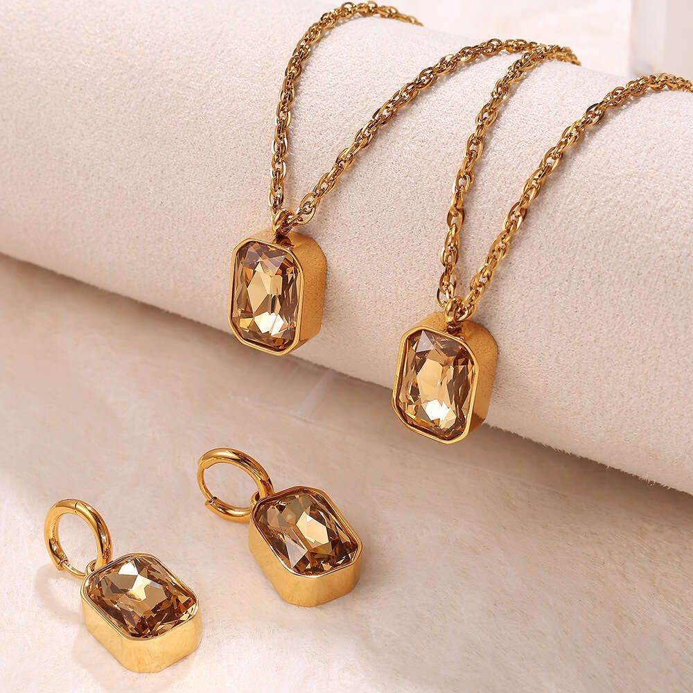 Advanced Geometric Shape Personality Three-Dimensional Titanium Steel for Women Exquisite Versatile Gold-Plated Earrings Necklace Set