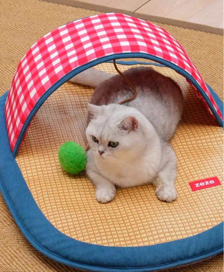 Durable Animal Comfort Zone: Easy-to-Clean Sleep Cozy Pad for Furry Friends