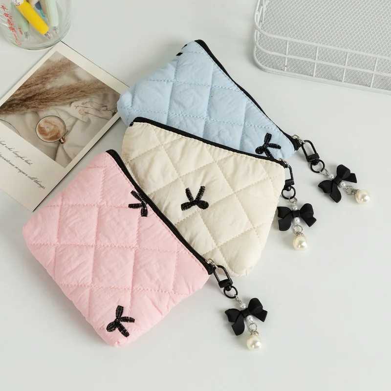 Fashion Quilted Bow Cosmetic Bag with Bow Pendant Cute Makeup Pouch for Lipstick Earphones Data Cable Wallet Case PouchXJ250910