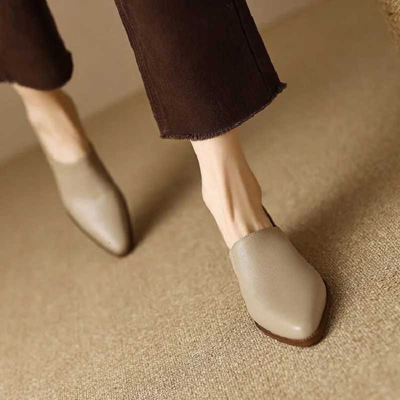 2025 Spring New High Heels Womens Coarse Heels Pointed Shallow Mouth Single Shoes Soft Leather Thick Soled High Heels W250910