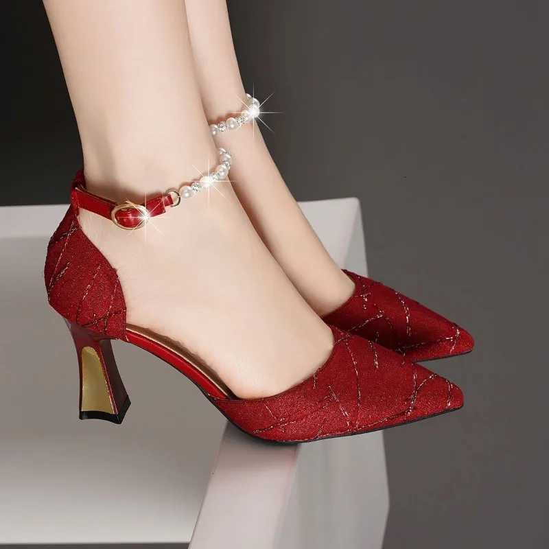 Womens High Heels Fall New Baotou Shallow Mouth Empty Rhinestone Beaded Line with Fashion Single Shoes W250910