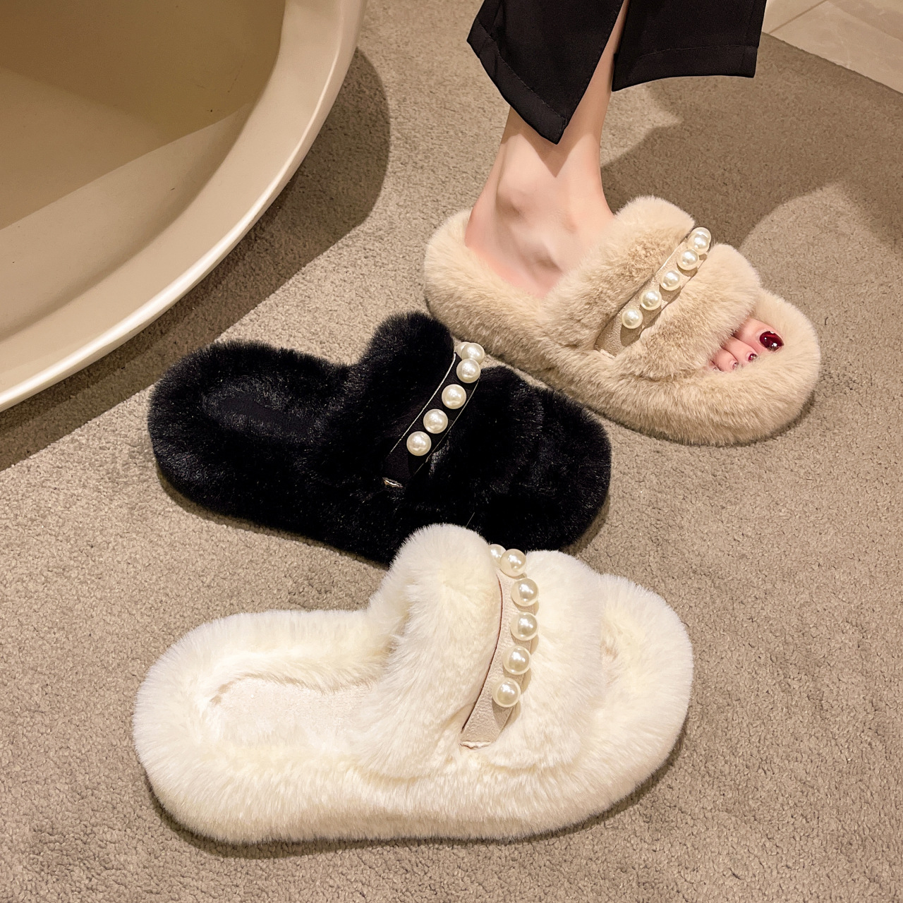 Free shipping Designer Slippers Pearl slippers for womens outdoor wear autumn winter thick soled cotton slippers for home indoor use black