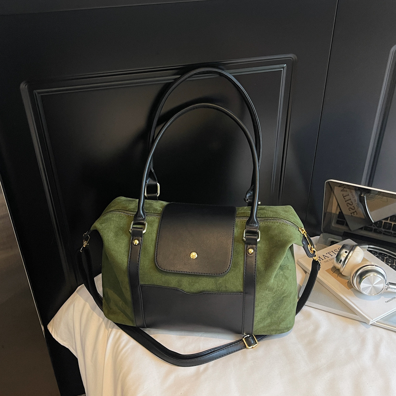 Fashion, luxury, large capacity single shoulder backpack, simple and versatile handbag, essential crossbody bag for women's shopping and commutin