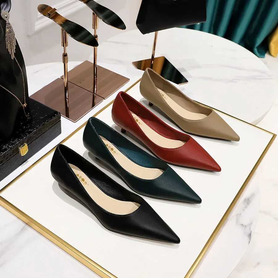 2023 Korean Version Women Pumps Fashion Low Heels Pointed Toe Female Shoes Office Work Oxford Shoes for Women Femme Zapatos W250910
