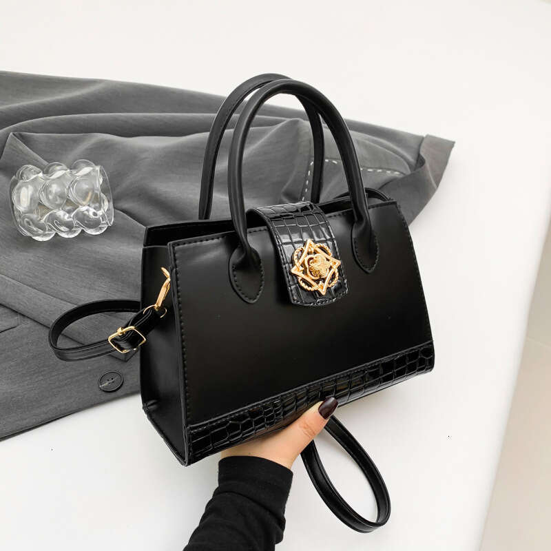 Niche Light Luxury High-End Tote 2025 Winter New Fashion Large Capacity Versatile Commuter Crossbody Bag