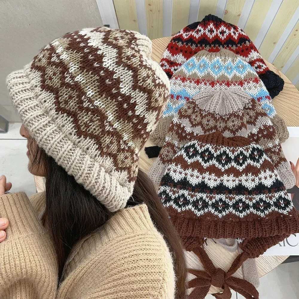 Striped Spld Knitted Briml Hat Ethnic Retro Style Woolen Hats Autumn Winter Thickened Warm Resistant Ear Protection CsXJ250910