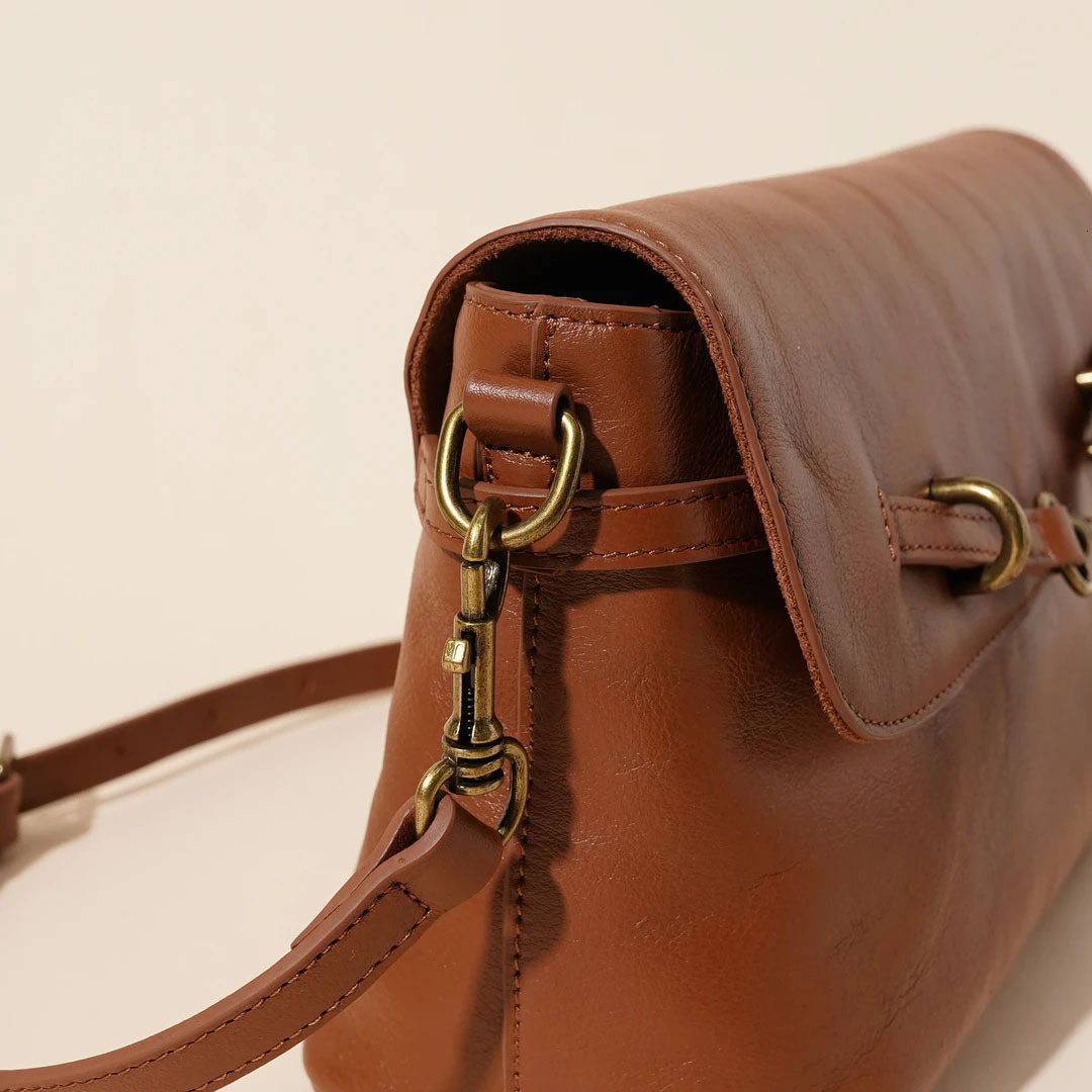 2025 New Fashion Small Square Bag Designer Shoulder Bag Multi functional Envelope Bag