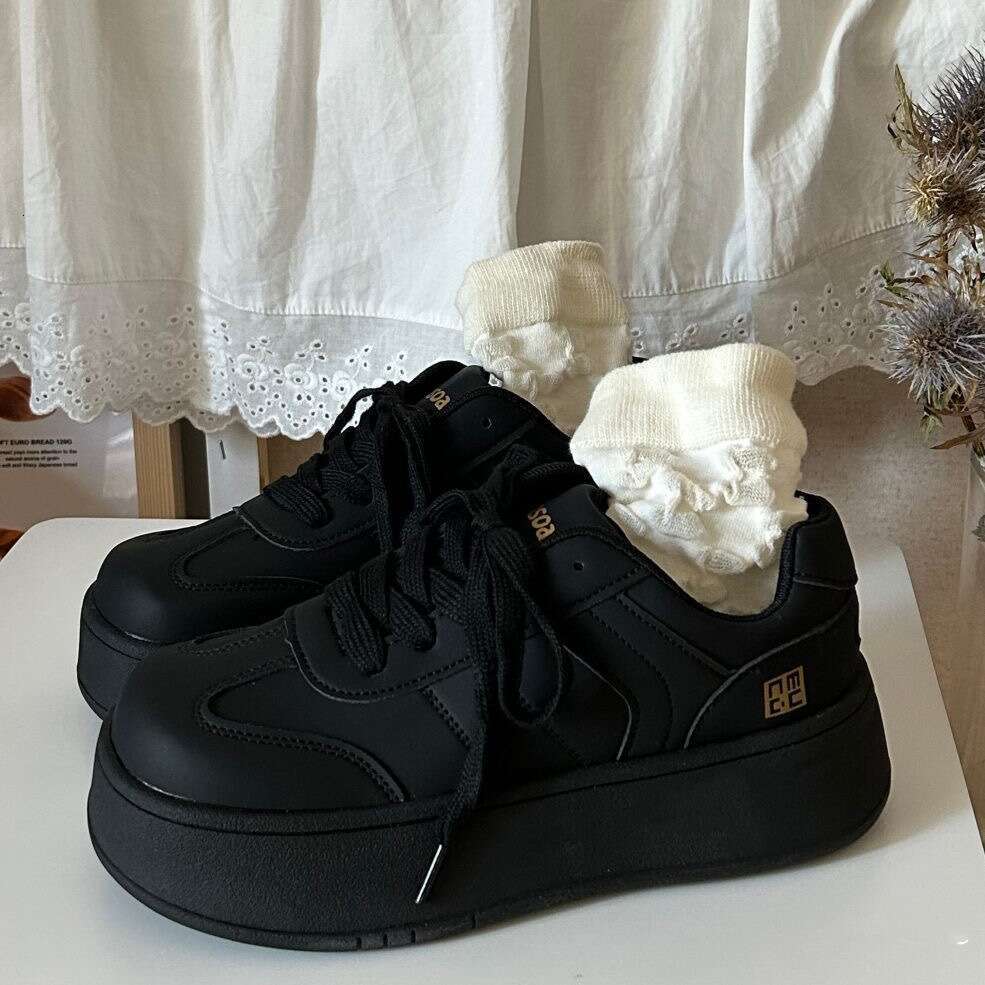 High-Quality Black Thick-Soled for Women with Skirts, 2025 Spring New Designer Shoe Sports Training Shoes